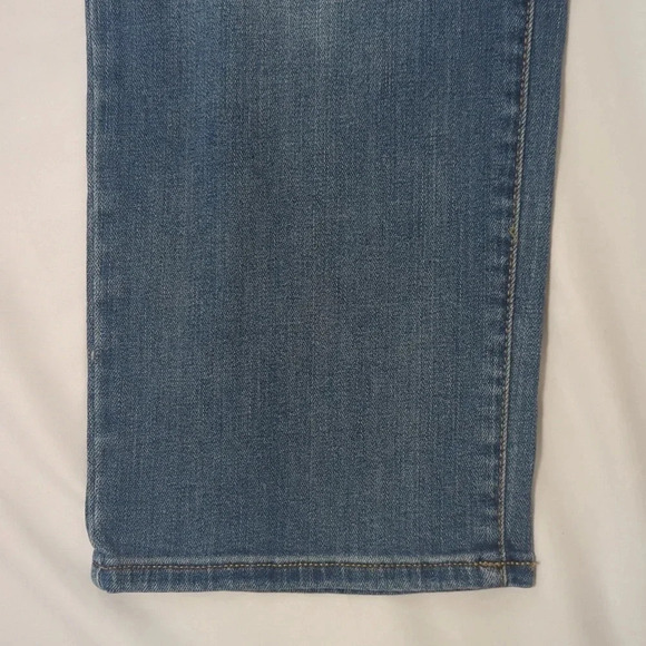 Universal Thread High-Rise Slim Straight Jeans, Color Light Blue Size 16/33S - Picture 6 of 13